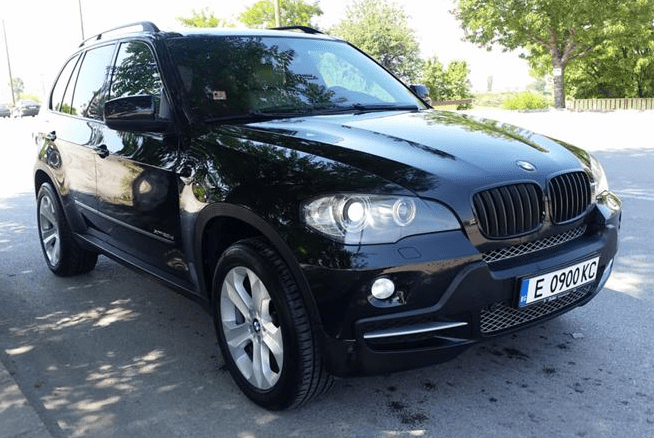 Инфинити QX70 луксозен джип под наем, наличен само при нас BMW X5 луксозен джип под наем, наличен само при нас