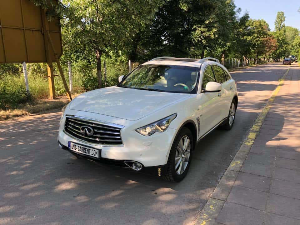 Инфинити QX70 луксозен джип под наем, наличен само при нас Инфинити QX70 луксозен джип под наем, наличен само при нас